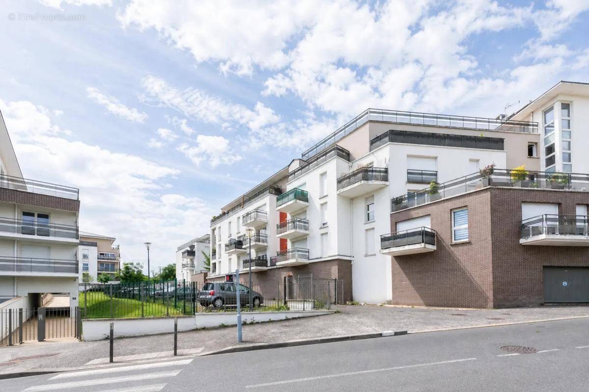 Appartement à CORBEIL-ESSONNES