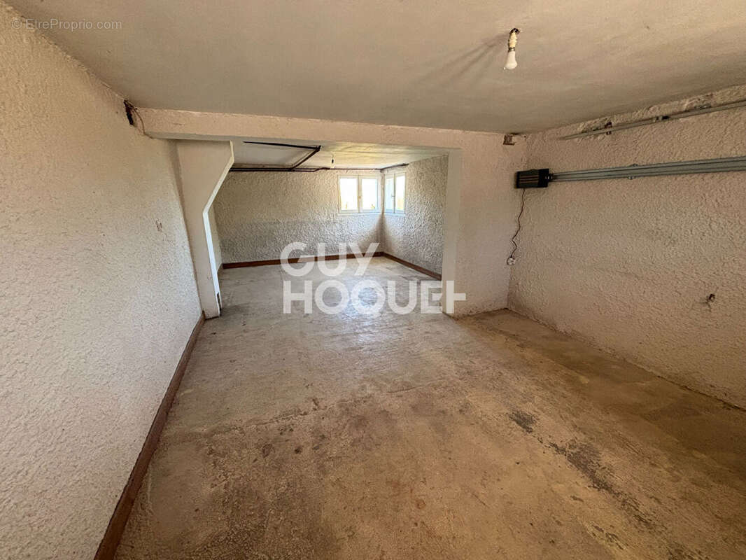 Maison La Celle Sous Chantemerle 5 pièce(s) 82 m2 - photo 8
