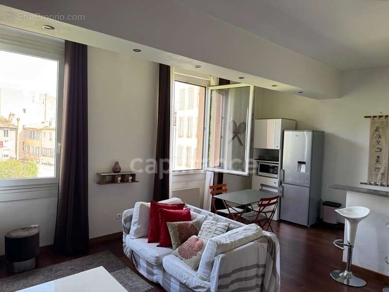 Appartement à MARSEILLE-6E
