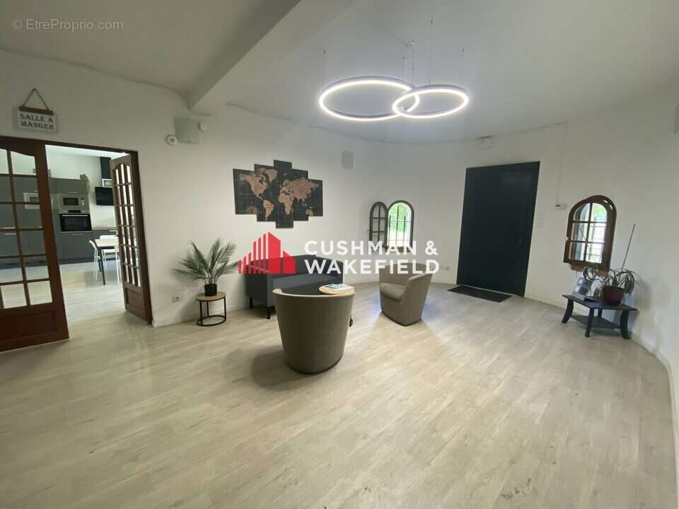 742 m² à Portet-Sur-Garonne  - photo 2