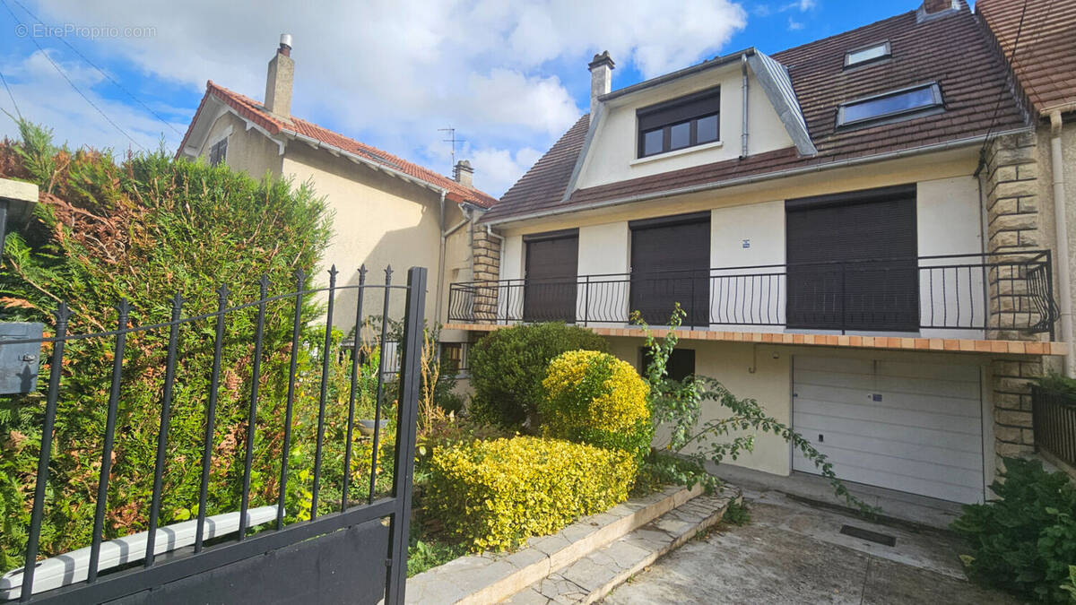 Maison à CHILLY-MAZARIN