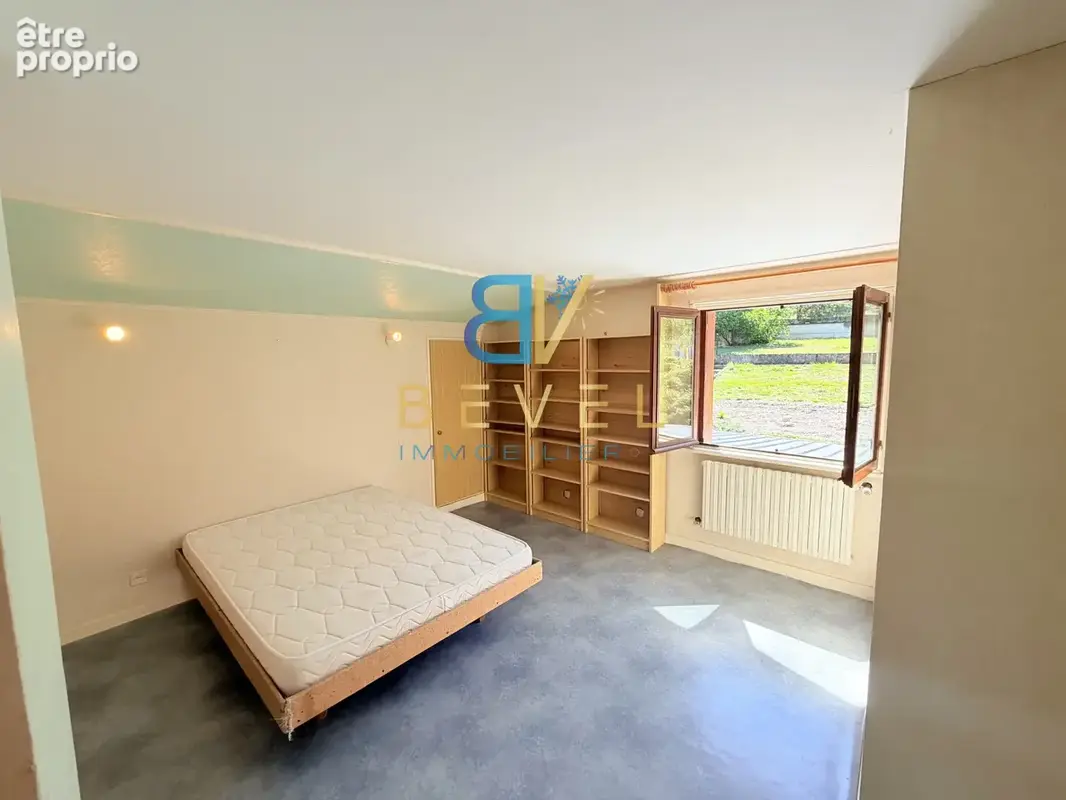 (73) VILLARGONDRAN - Jolie maison avec beaux extérieurs - 5 chambres - Garage & Atelier - Véranda - Rare à la - photo 16