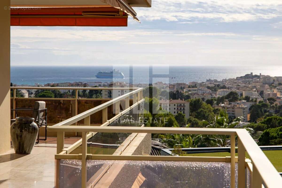 Appartement à CANNES
