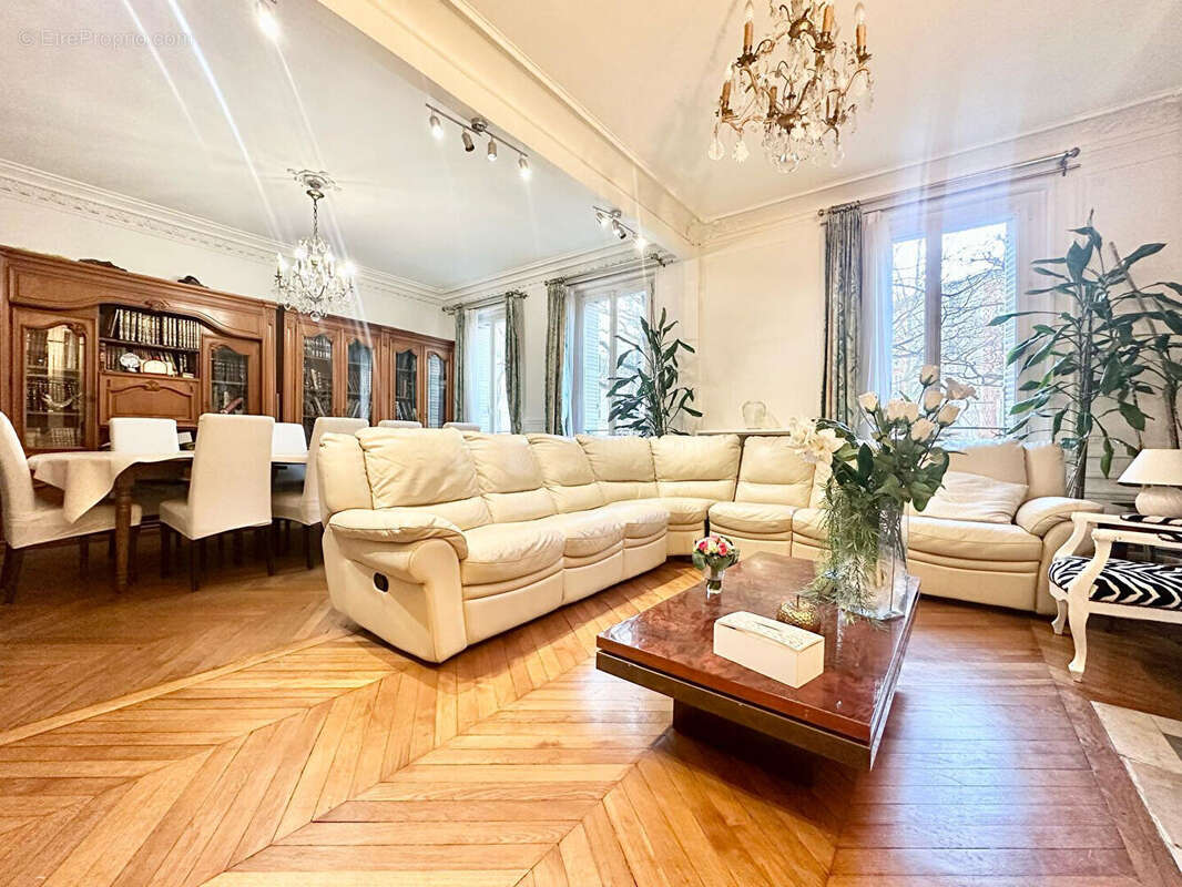 Appartement à PARIS-19E