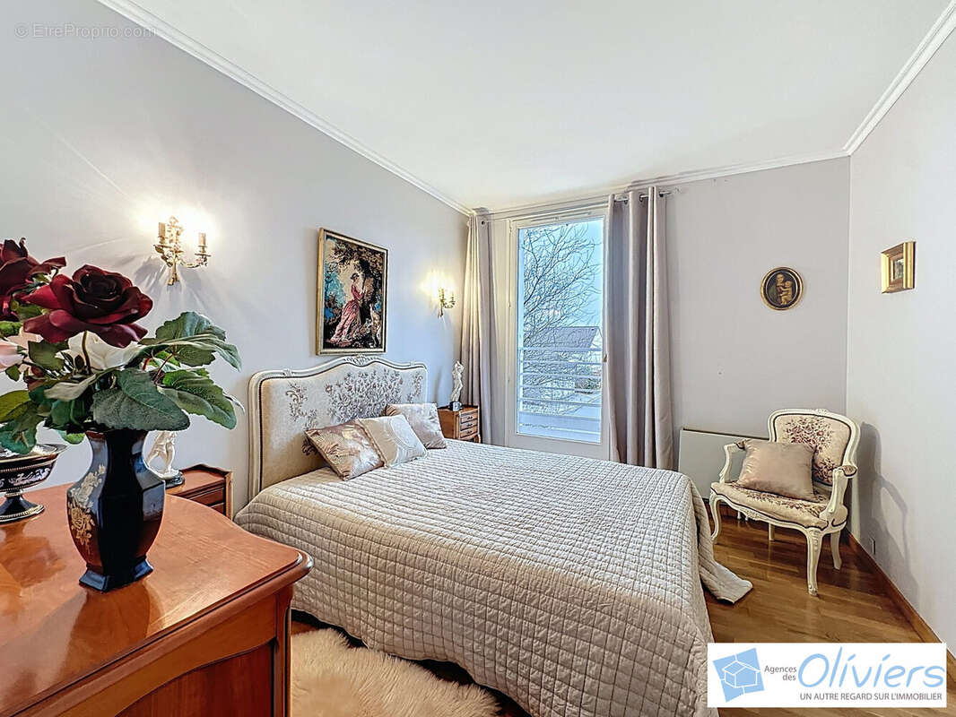 Maison à VOISINS-LE-BRETONNEUX