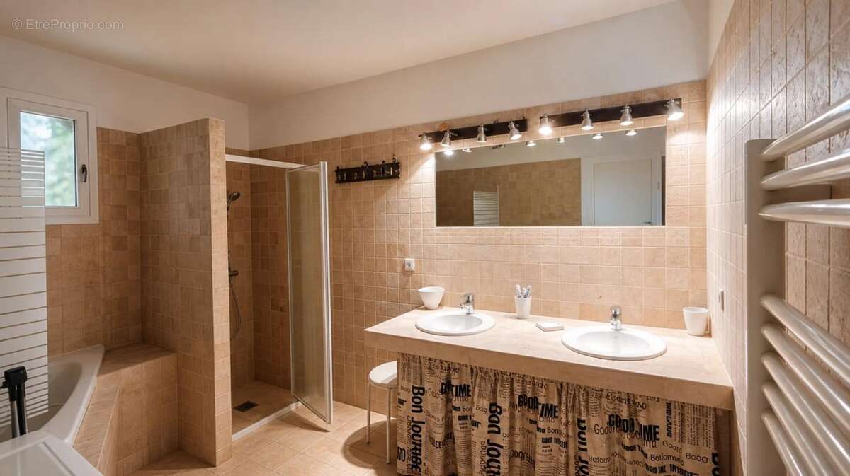 Belle villa spacieuse avec grand terrain et logement independant - photo 14