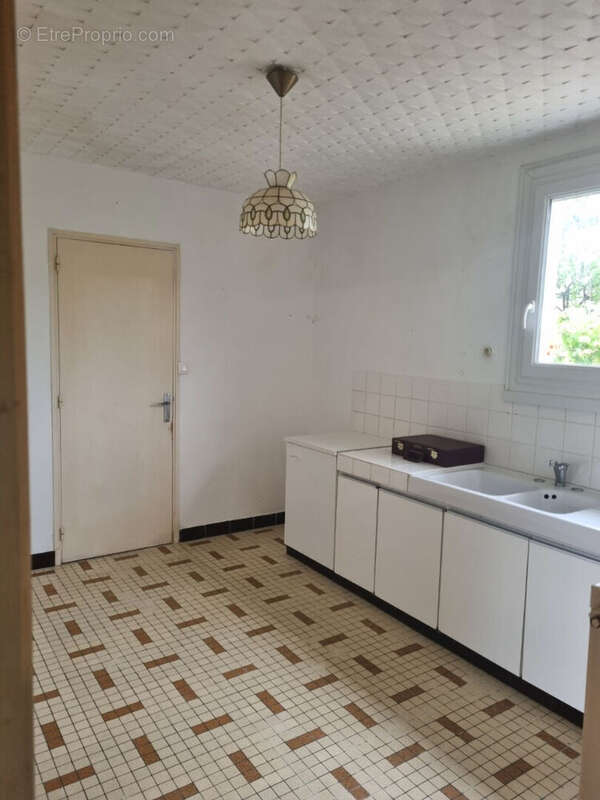 Maison à BEAULIEU-SUR-LAYON