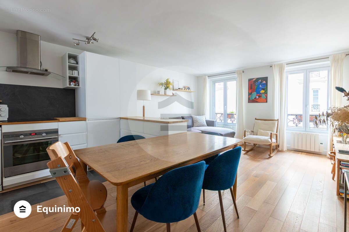 Appartement à PARIS-10E