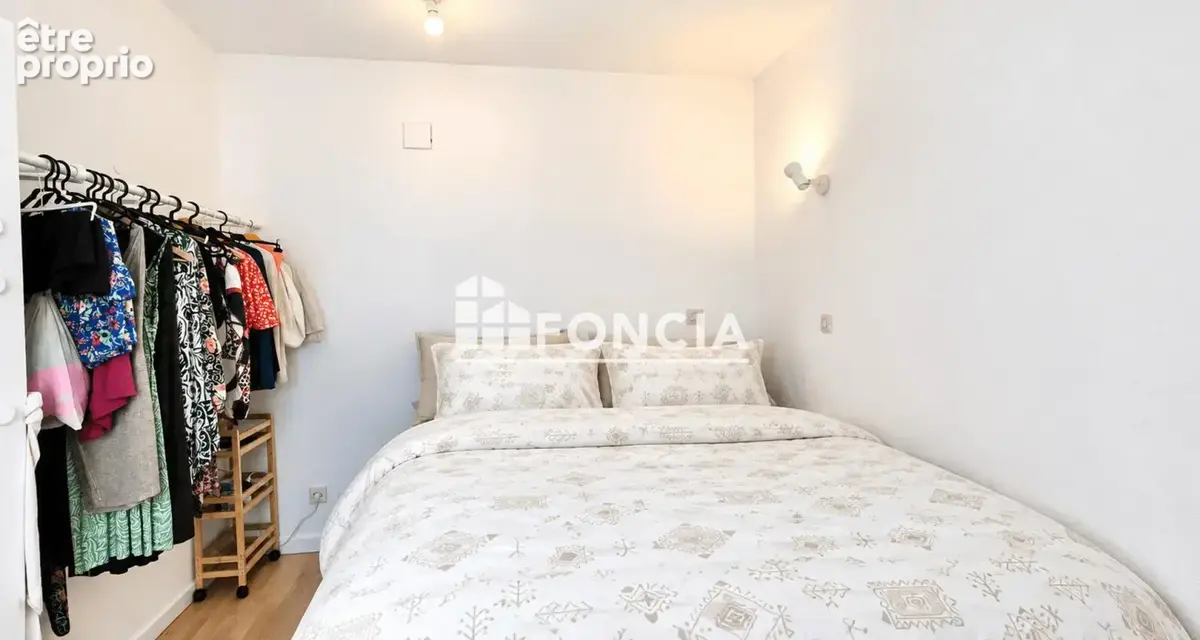 Château-thierry – ensemble immobilier avec 3 appartements, cour, jardin et nombreuses dépendances - photo 4