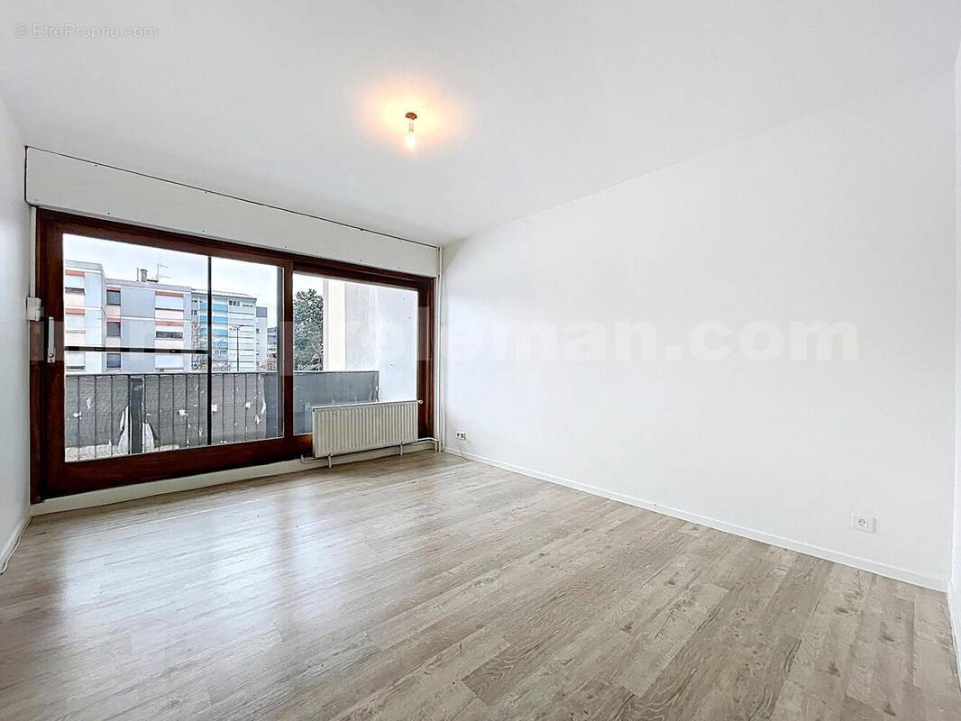 Appartement_T3_Annemasse_Genève_Ceva_tramway_Suisse_investissement_hyper_centre_Séjour - Appartement à ANNEMASSE