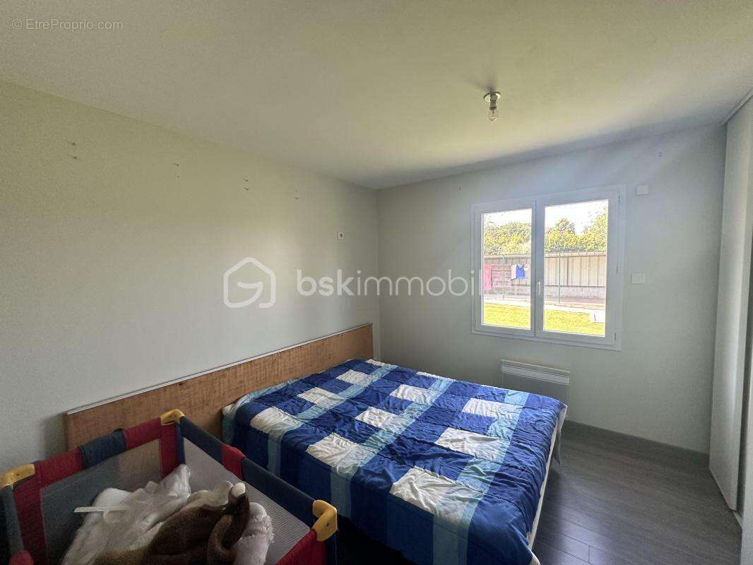 Maison à VILLECOMTAL-SUR-ARROS