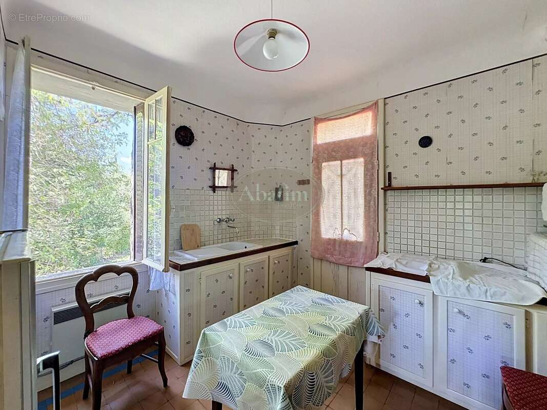 Maison à MOUCHES