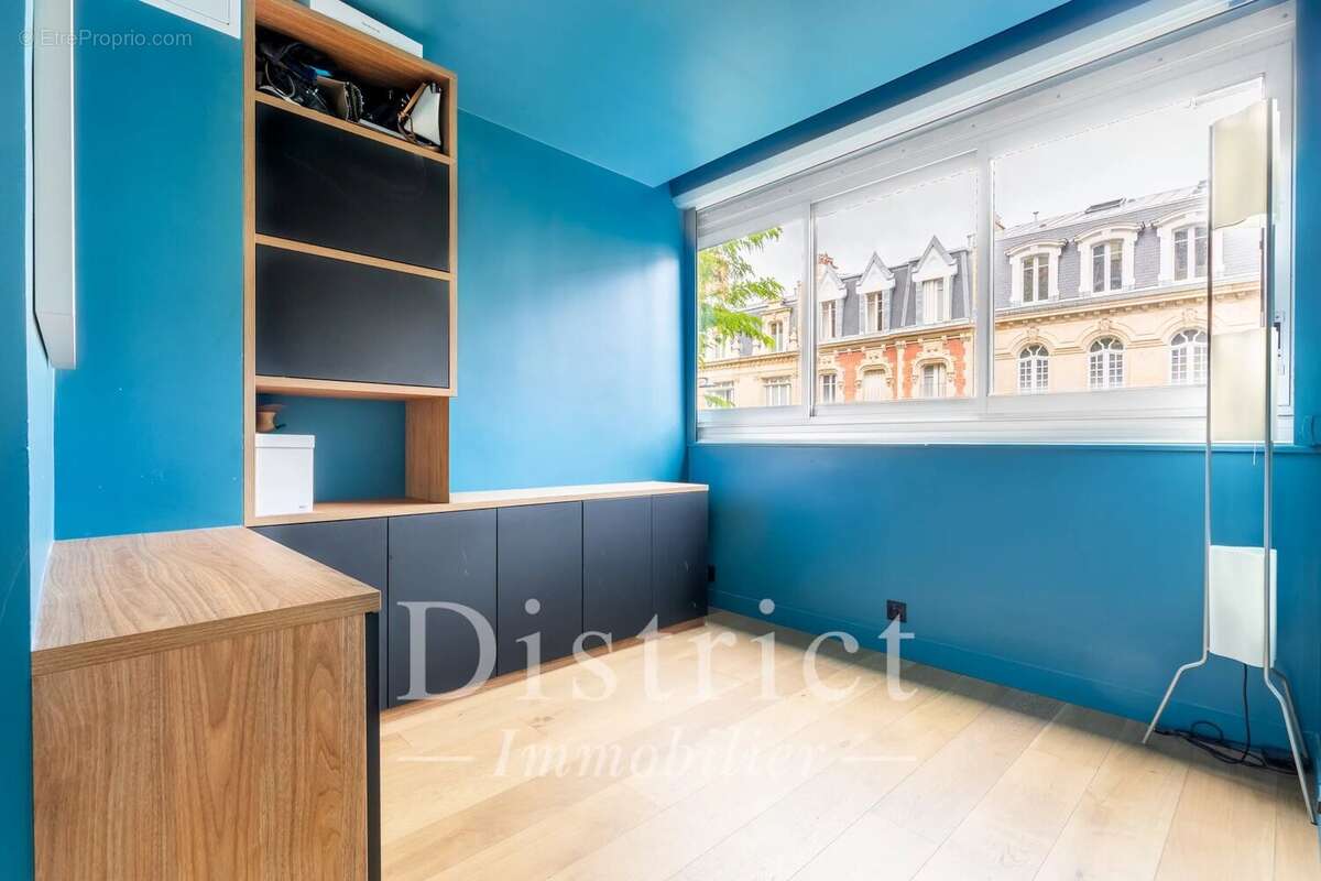 Appartement à PARIS-16E