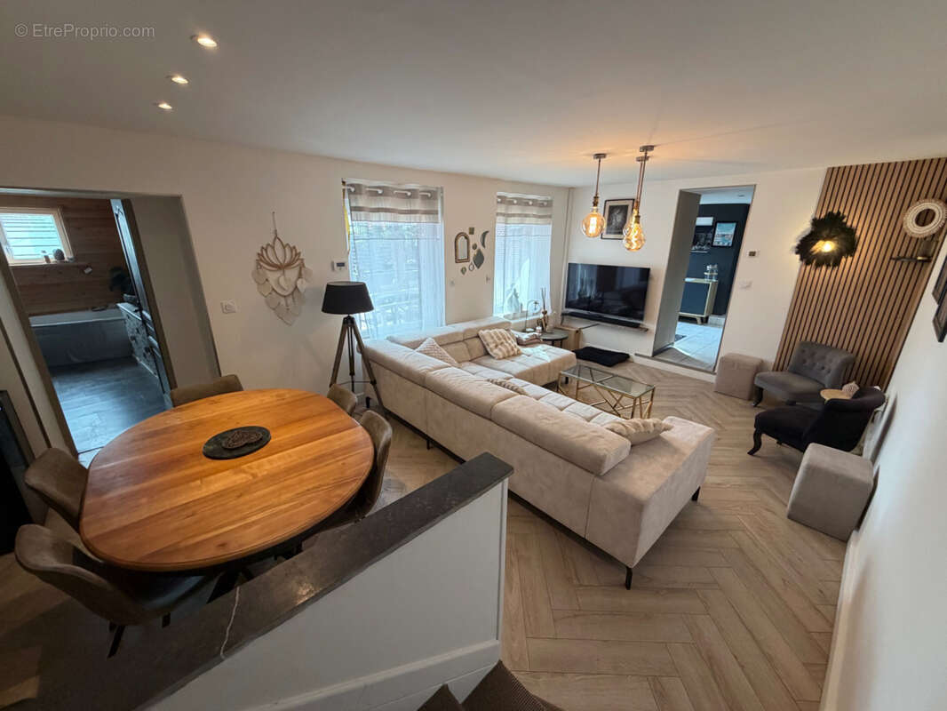 Maison - 121m2 - 7 pièces 59990 Maresches - photo 6