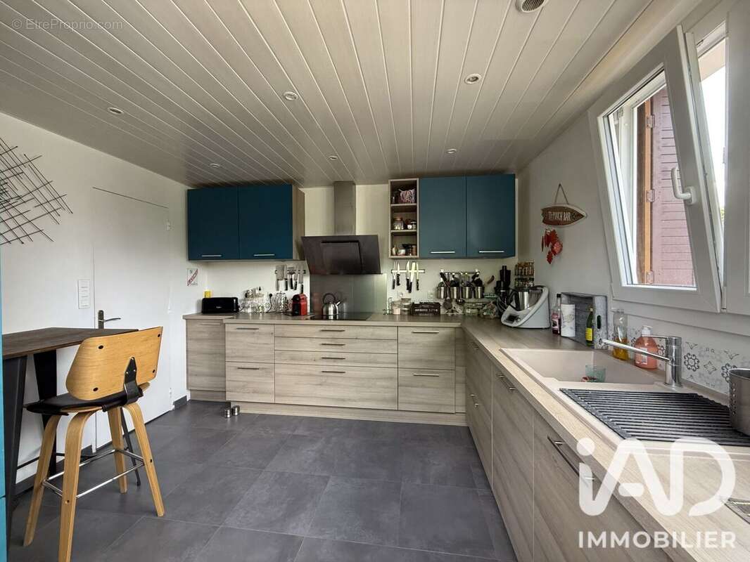 Maison 144 m² à Crecy-La-Chapelle  - photo 6