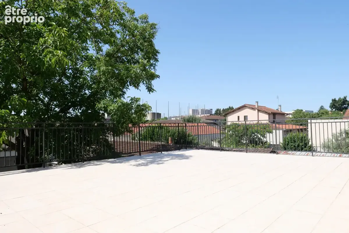 Maison 6 pièces 117 m² à vendre à Villefranche-Sur-Saone (69400) - photo 2