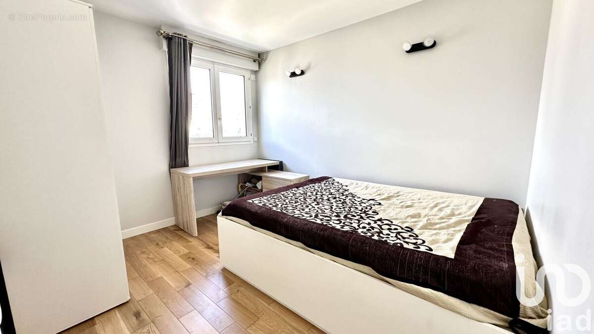 Photo 9 - Appartement à COURBEVOIE