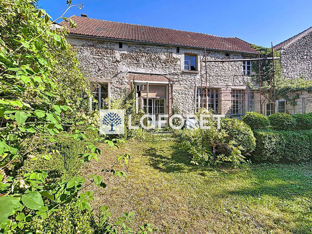 Maison à SAINT-NOM-LA-BRETECHE