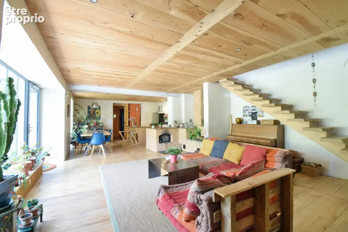 EXCLUSIVITE / Très belle maison avec dépendances et terrain / 63160 Glaine Montaigut - photo 2