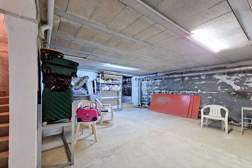 Maison à LE MUY