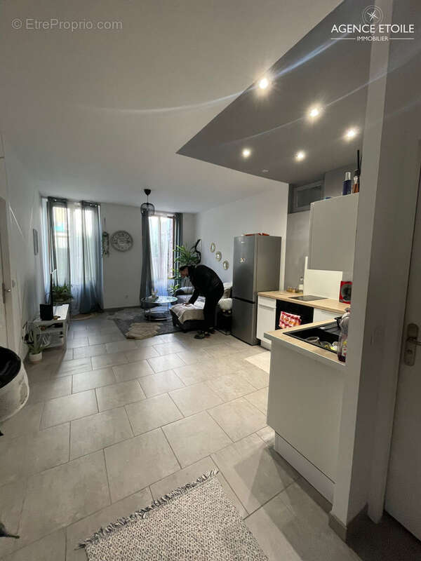 Appartement à MARSEILLE-1E