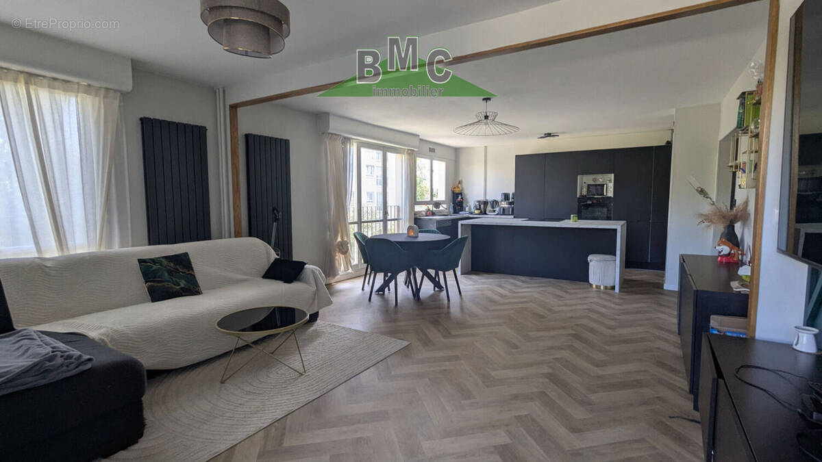 Appartement à LE PLESSIS-BOUCHARD