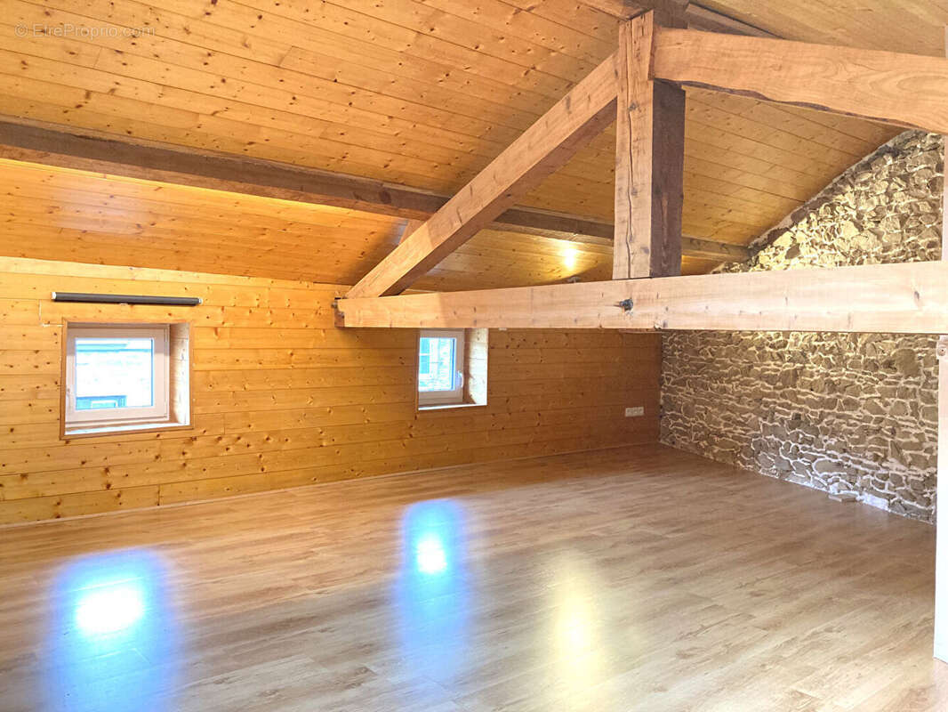 Maison à SAINT-MARTIN-EN-HAUT