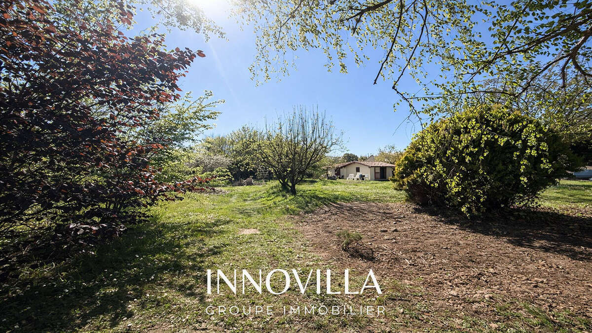 Terrain à LABASTIDE-SAINT-SERNIN