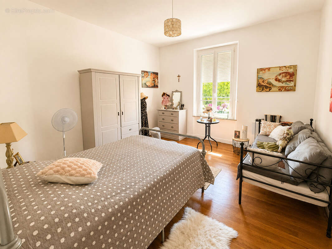 Maison 132m2 - 2 chambres - cour privative - garage - photo 7