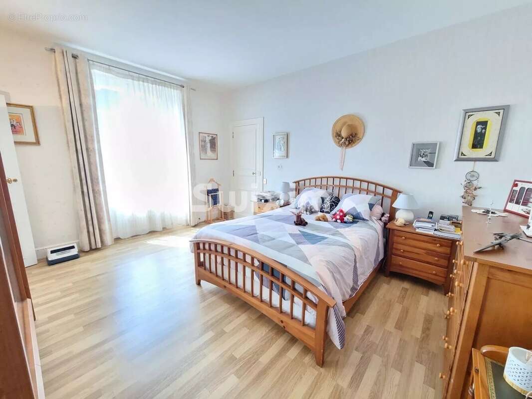 Maison à VARENNES-VAUZELLES