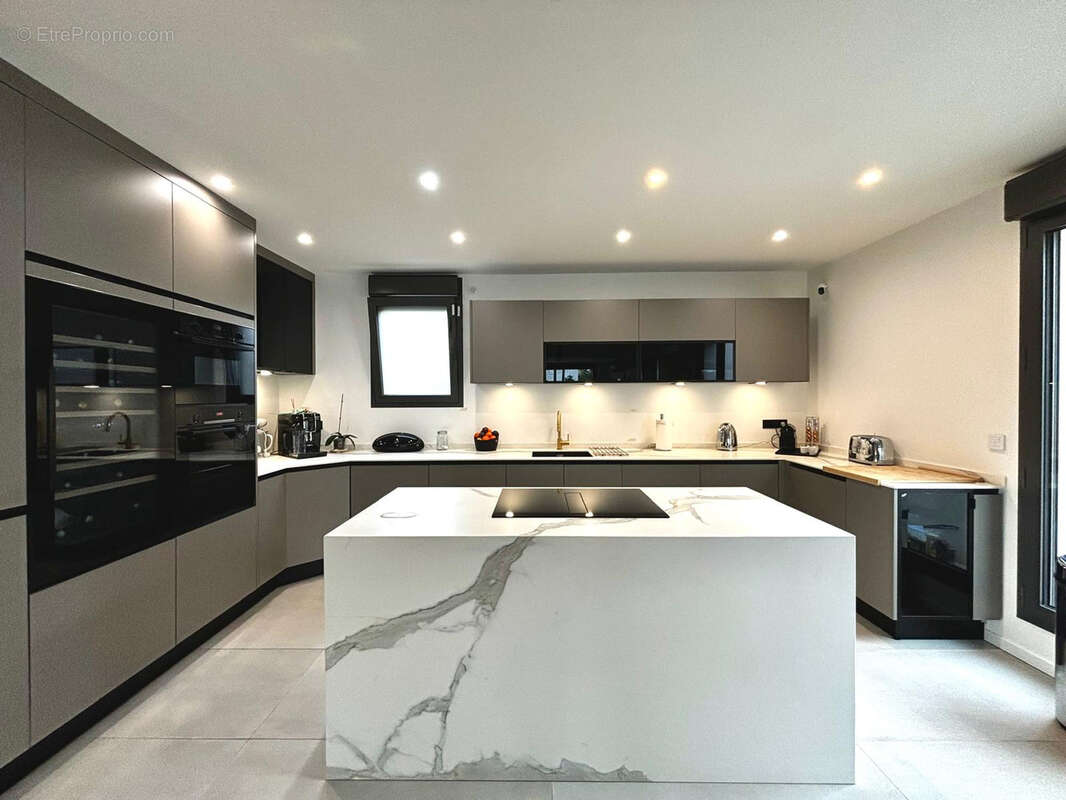 Maison à SAINT-MAUR-DES-FOSSES