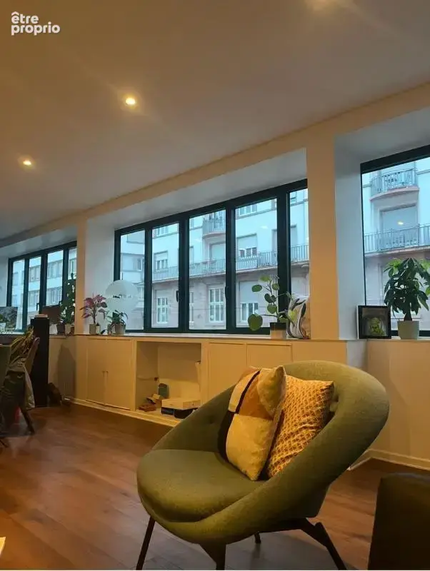 Au cœur de la ville, un appartement - local professionnel - F3 de 84m² - photo 4