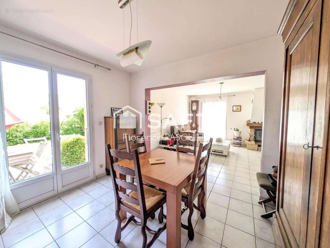 Photo 2 - Maison à LE HAILLAN
