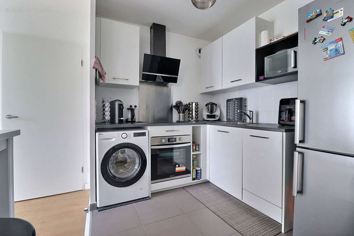 Appartement Colombes 3 pièces de 65 m² avec balcon et parking - Colombes (secteur Gare du Stade) - photo 4