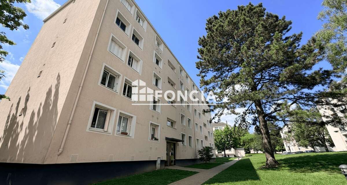  Dernier étage, 3 chambres, aucun travaux, DPE C, ces critères sont difficiles à trouver. Heureusement, cet appartement les réun - photo 8