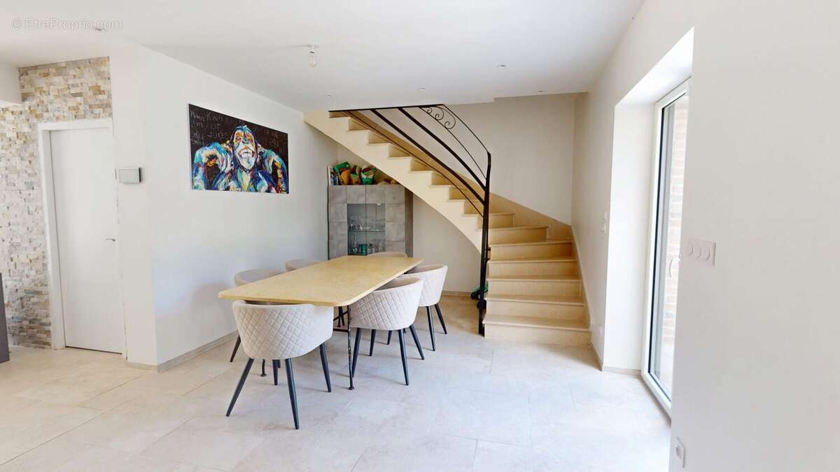Maison 268 m² à Saint-Cyr-En-Val  - photo 6
