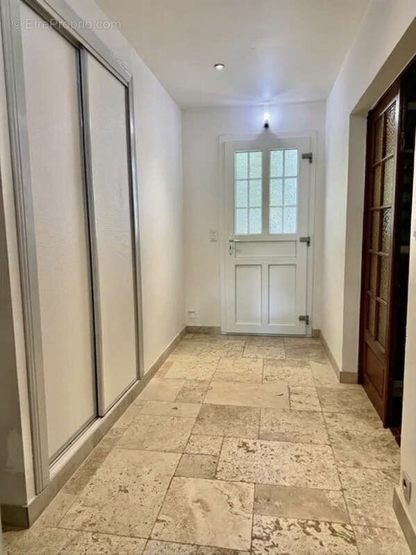 Maison à MONTEREAU