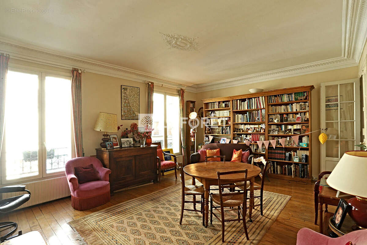 Appartement à PARIS-14E
