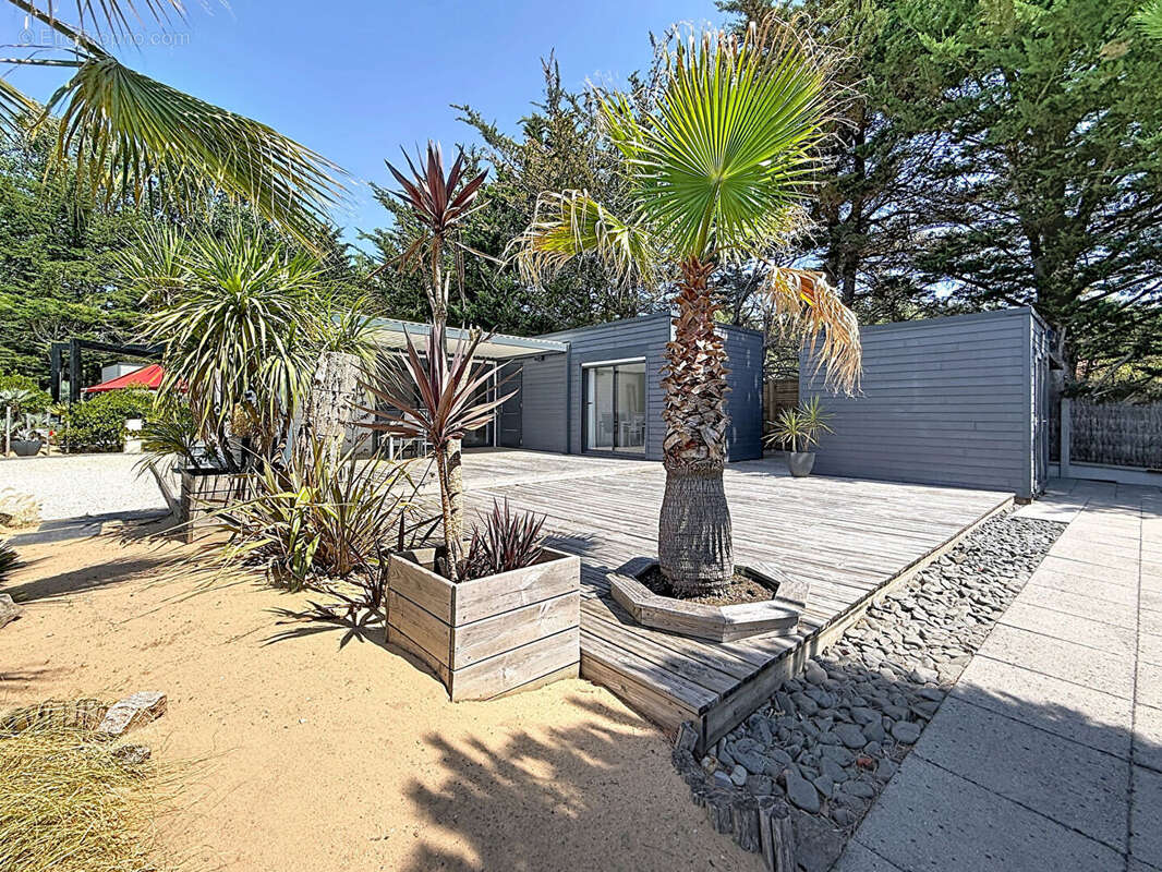 Chalet contemporain - 64m² - 2 chambres - Piscine - PRL ouvert à l'année - photo 2