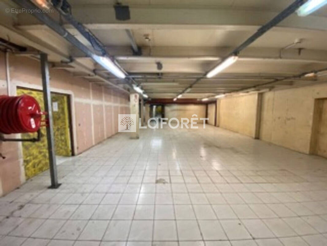 Commerce à POINTE-A-PITRE