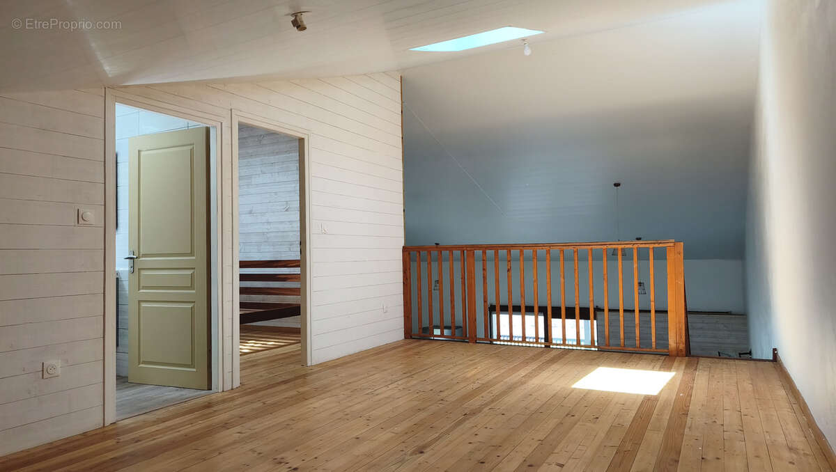 Appartement à MACOURIA
