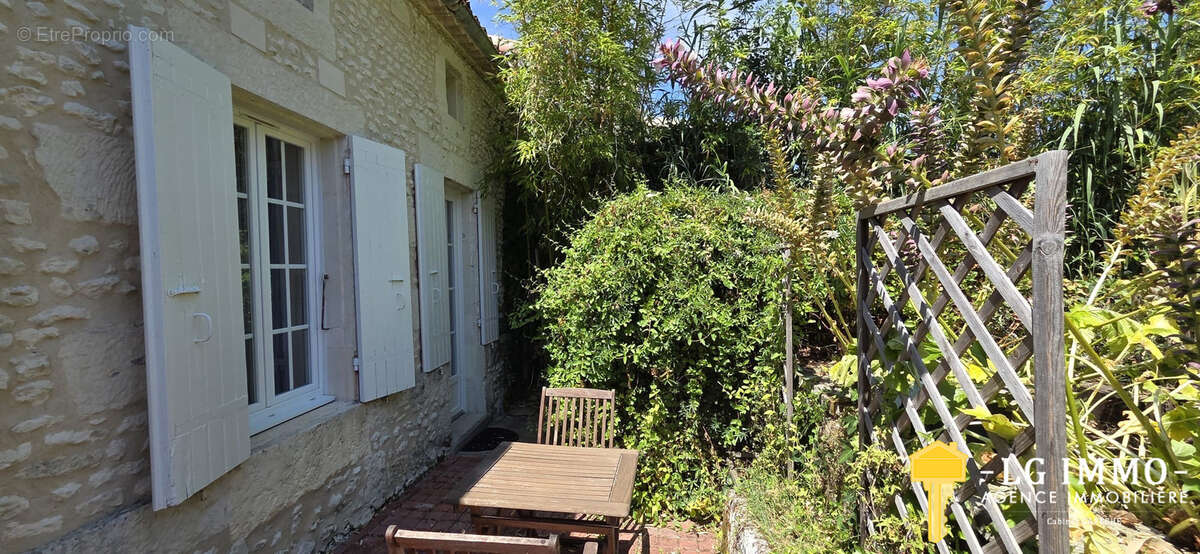 Maison charentaise 3 chambres avec garage et jardin - photo 16