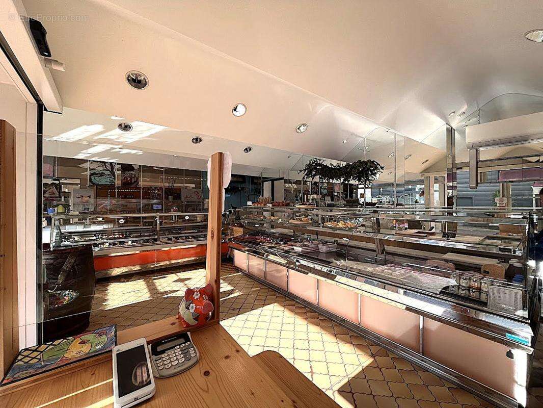 Commerce à SAINT-GEORGES-DE-DIDONNE