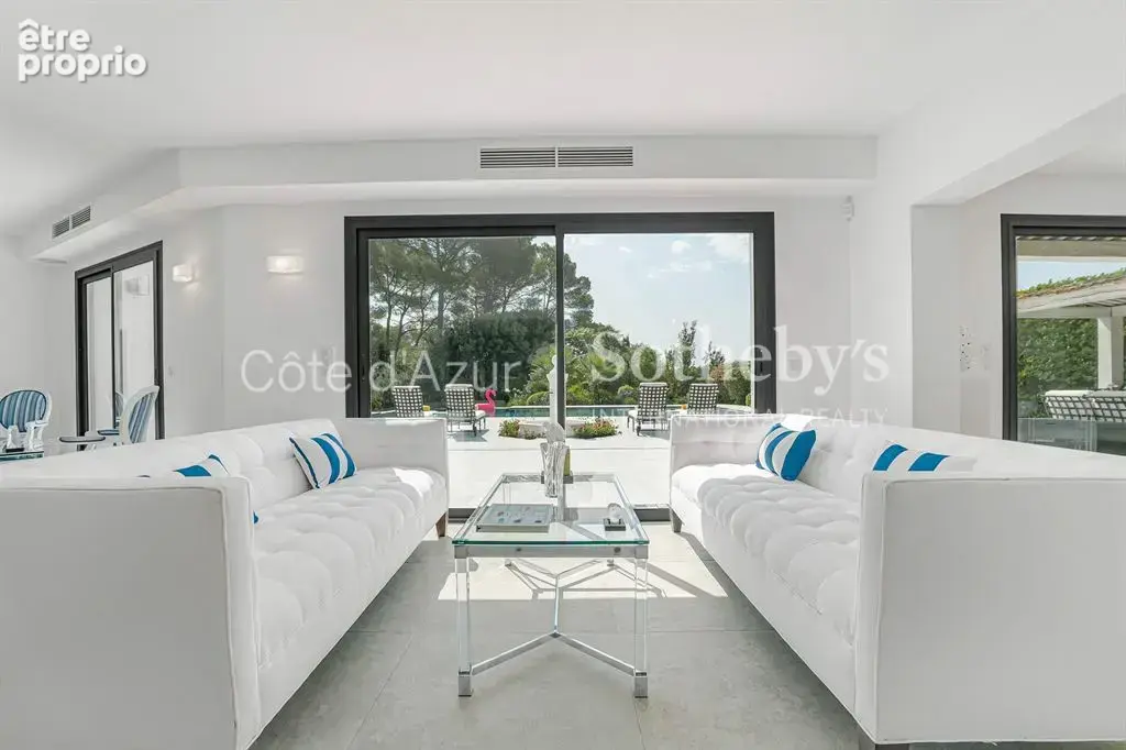 Mougins, villa contemporaine rénovée dans le domaine Les Parcs de Mougins - photo 11