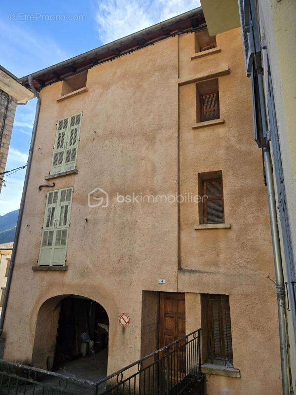 Maison à SAINT-SAUVEUR-SUR-TINEE