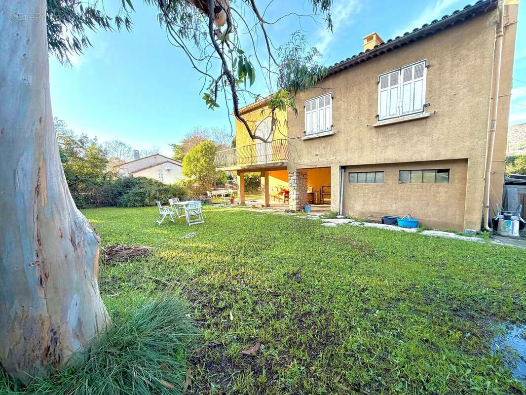 Maison à LA VALETTE-DU-VAR