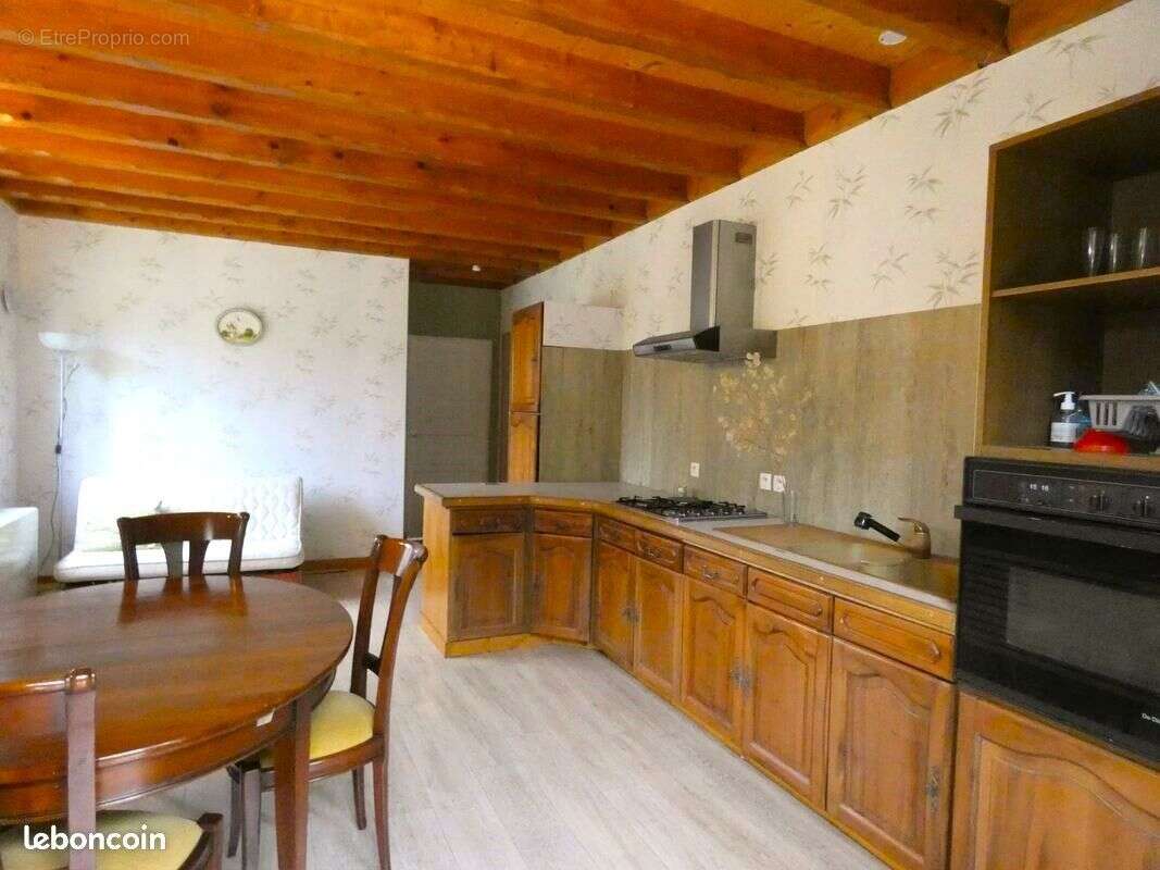 Appartement À Vendre - 80m² - Saint-Pierre d'Entremont - photo 2