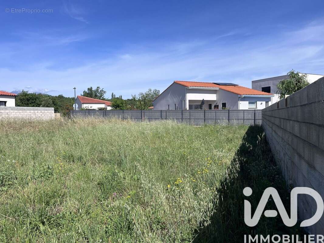 Terrain 300 m² à Maureillas-Las-Illas  - photo 7