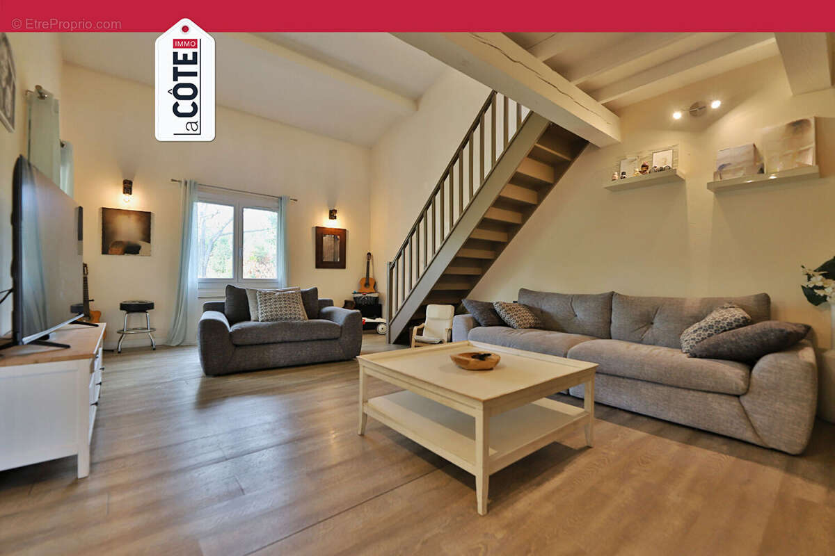 Maison à SAINT-VICTORET