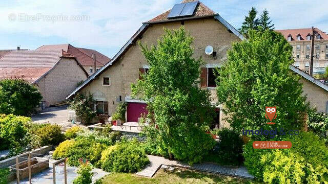 Maison à LEVIER